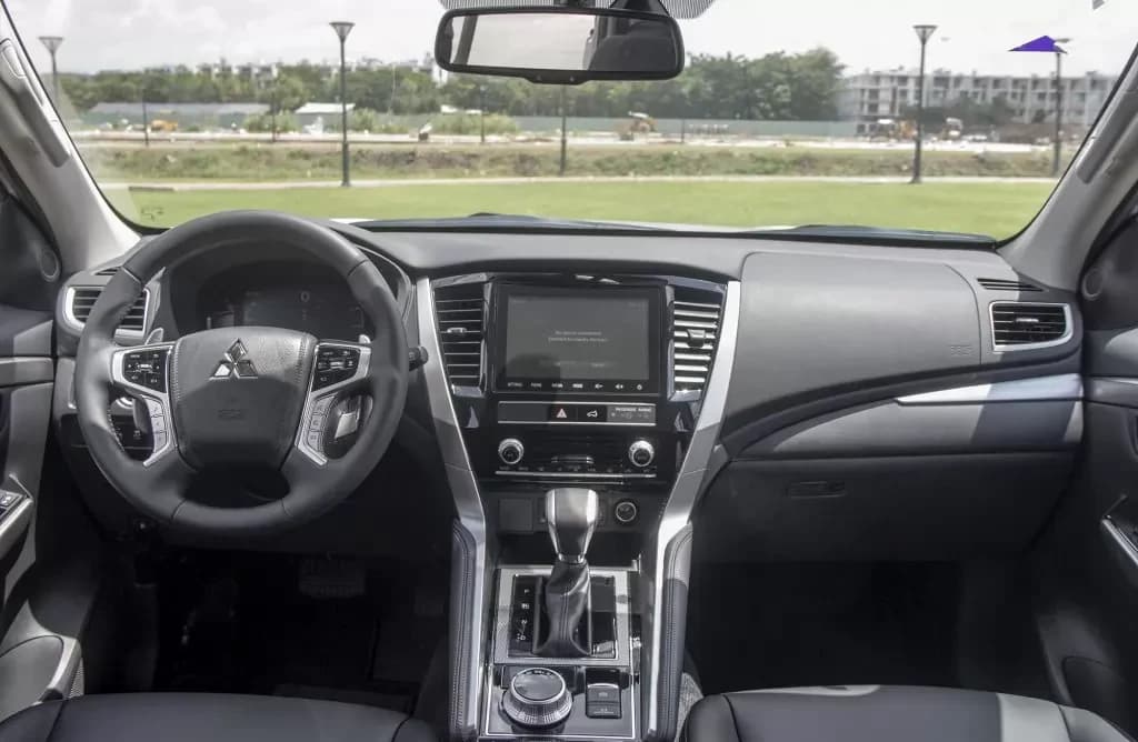 Pajero Sport - Mitsubishi Moveo Bình Định